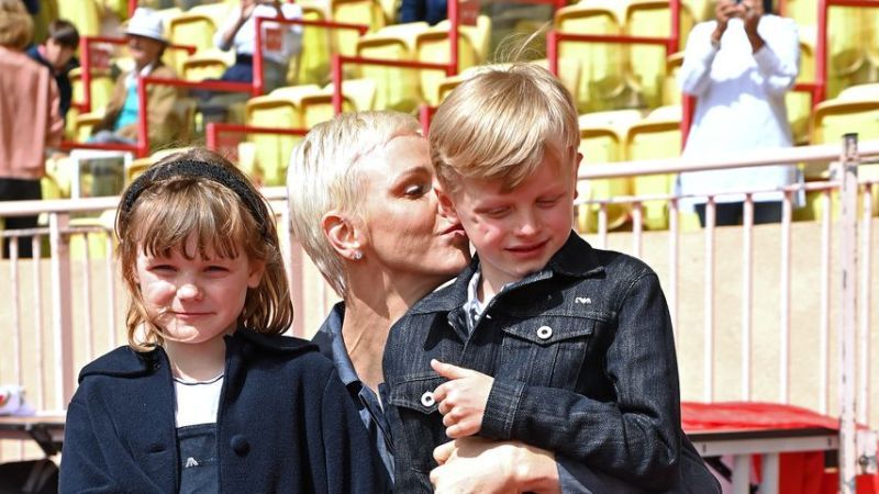 Fürstin Charlène mit ihren Zwillingen, 2022