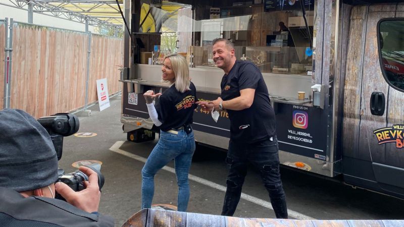 Willi Herren eröffnet Food-Truck: Starauflauf & Ordnungsamt