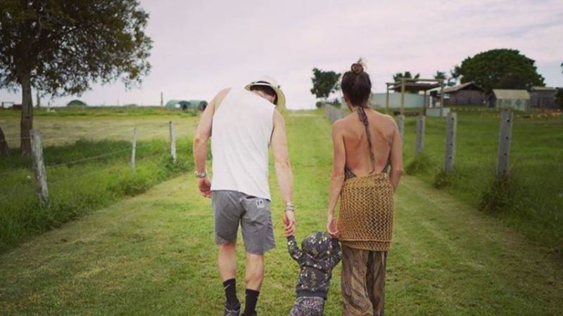 Nikki Reed: Ein Blick in das Farmleben mit Ian und Tochter Bodhi