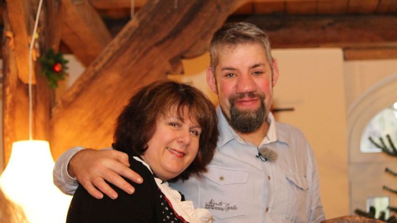 Iris und Uwe Abel kurz nach der Eröffnung ihres Hof-Cafés im Januar 2015