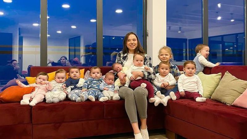 Christina Öztürk mit ihren elf Kindern