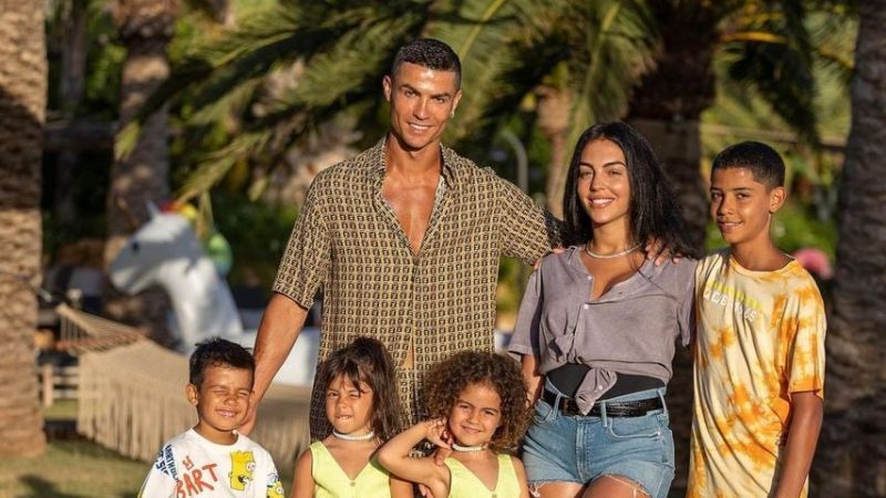 Cristiano Ronaldo und seine Familie im Juni 2022