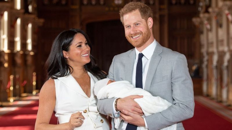 Herzogin Meghan und Prinz Harry mit ihrem Sohn Archie im Mai 2019 in Windsor
