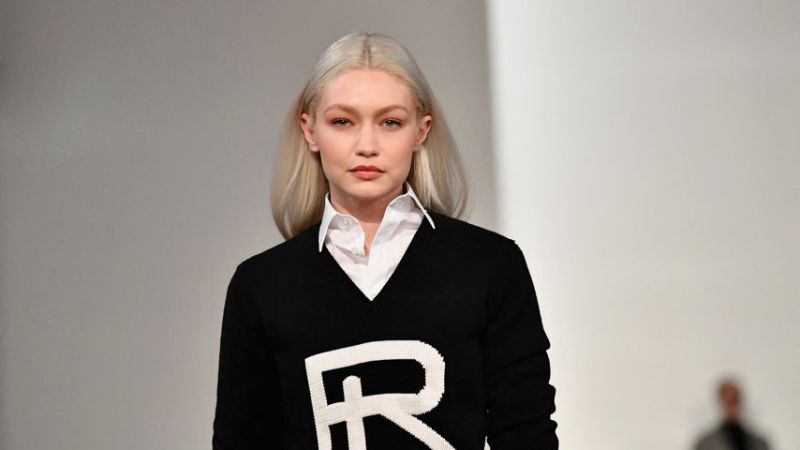 Gigi Hadid bei einer Show von Ralph Lauren im März 2022
