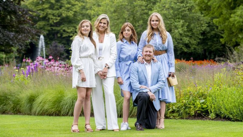 König Willem-Alexander und Königin Máxima mit ihren Töchtern Amalia, Alexia und Ariane