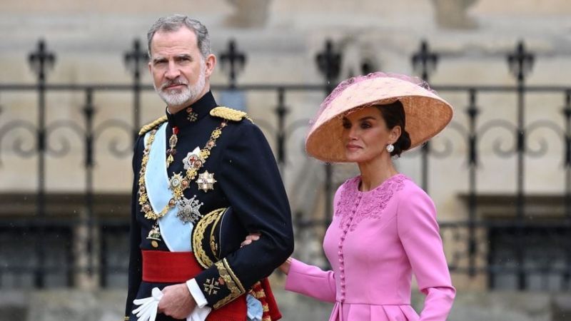 König Felipe und Königin Letizia von Spanien bei König Charles