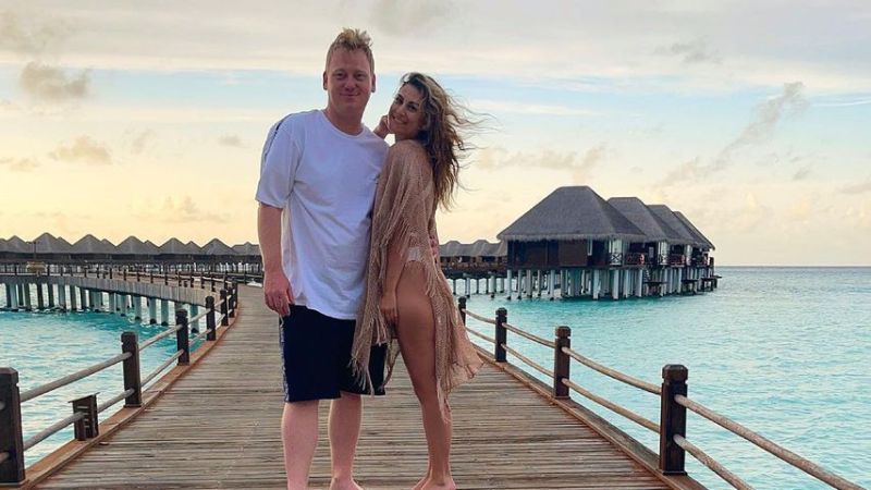 Knossi mit seiner Freundin Lia auf den Malediven