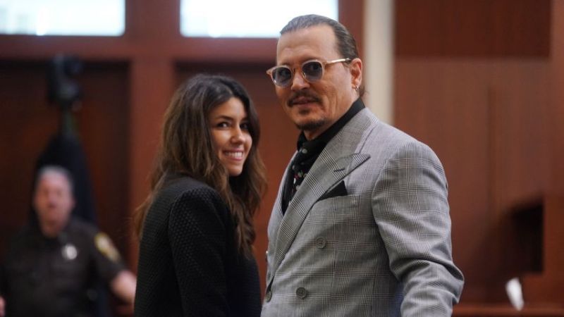Johnny Depp mit seiner Anwältin Camille Vasquez