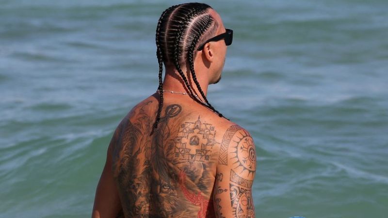 Zlatan Ibrahimović (41) zeigt seinen Körper am Strand