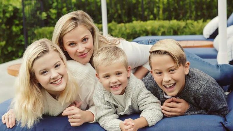 Reese Witherspoon und ihre drei Kinder Ava, Deacon und Tennessee im Mai 2017