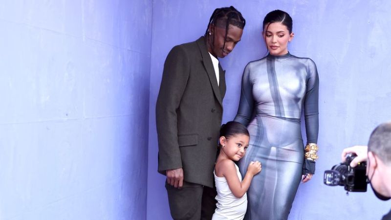 Kylie Jenner und Travis Scott mit ihrer Tochter Stormi, Mai 2022