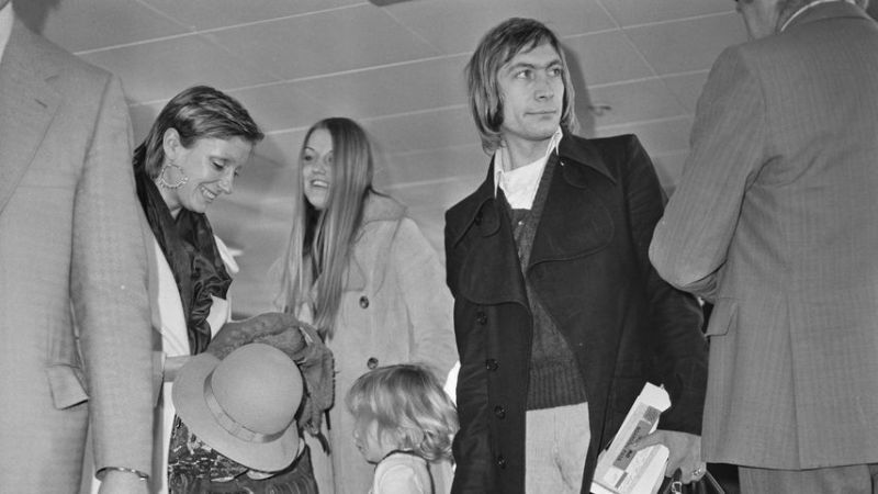 Shirley und Charlie Watts mit ihrer Tochter Seraphina im Dezember 1972