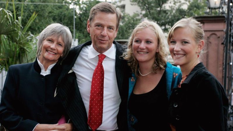 Claus Kleber mit seiner Frau Renate mit ihren Töchtern Alexandra und Catharina