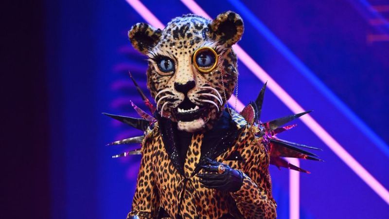 Cassandra Steen als Leopard bei 