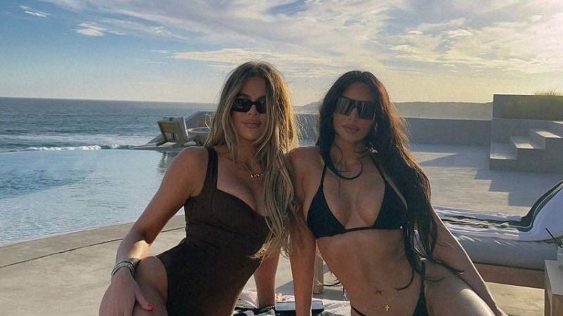 Khloé und Kim Kardashian im März 2023