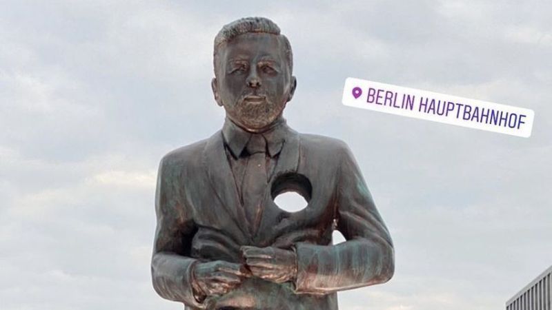 Statue von Klaas Heufer Umlauf